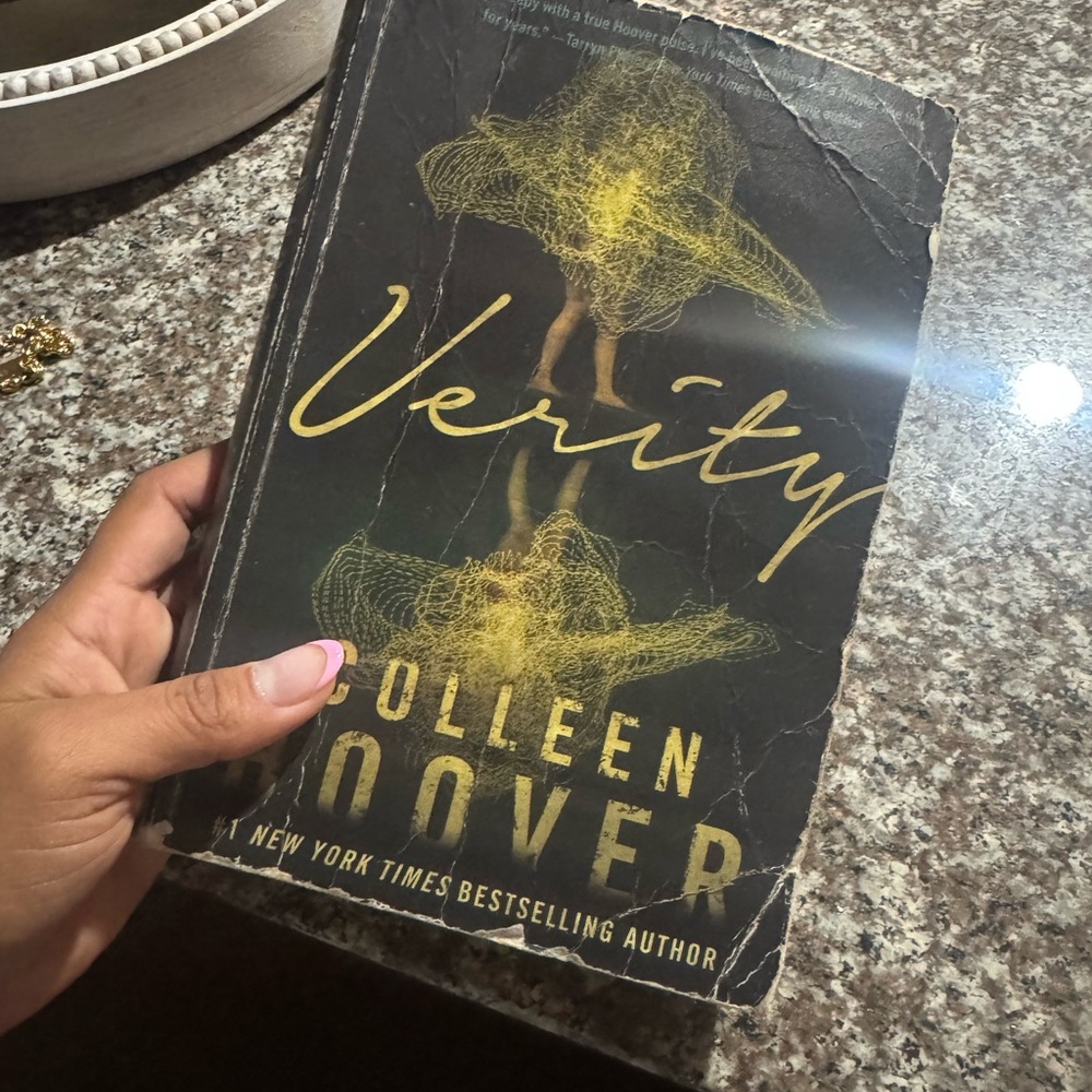 Verity by Colleen Hoover Book